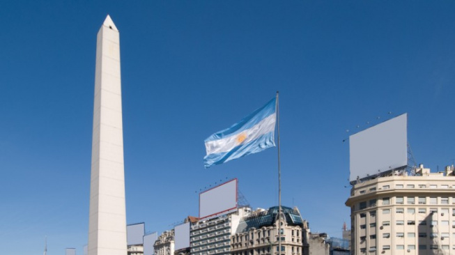 Náměstí Republiky s obeliskem v Buenos Aires