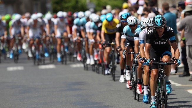 Cyklisté na Tour vyrazí do rovinaté 13. etapy
