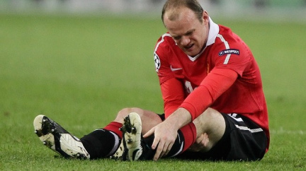 Rooney se v Thajsku zranil. Dlouholetá opora United přijde o celou přípravu