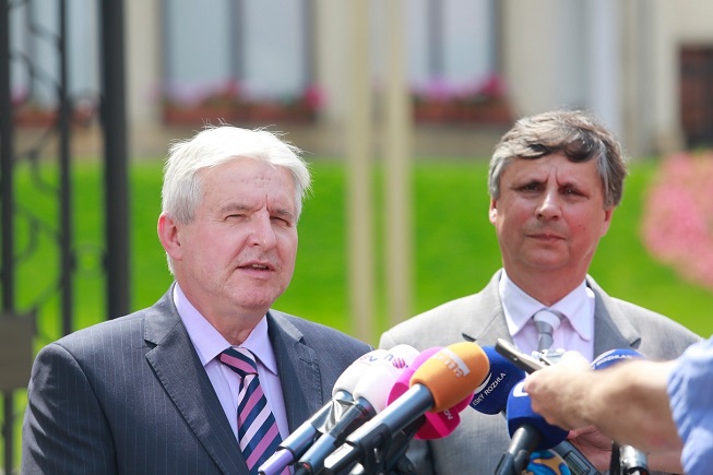 Prezident očekává, že strany podpoří Rusnokovu vládu. Jinak chce 101 podpisů