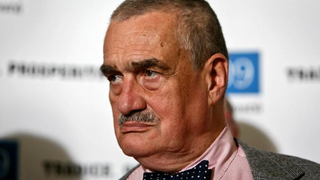 Rudí se tvrdě vypořádali s umělci ze Staromáku. Schytal to i Schwarzenberg