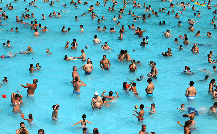 Koupaliště si zatím nestěžují, hrady jsou na tom hůře