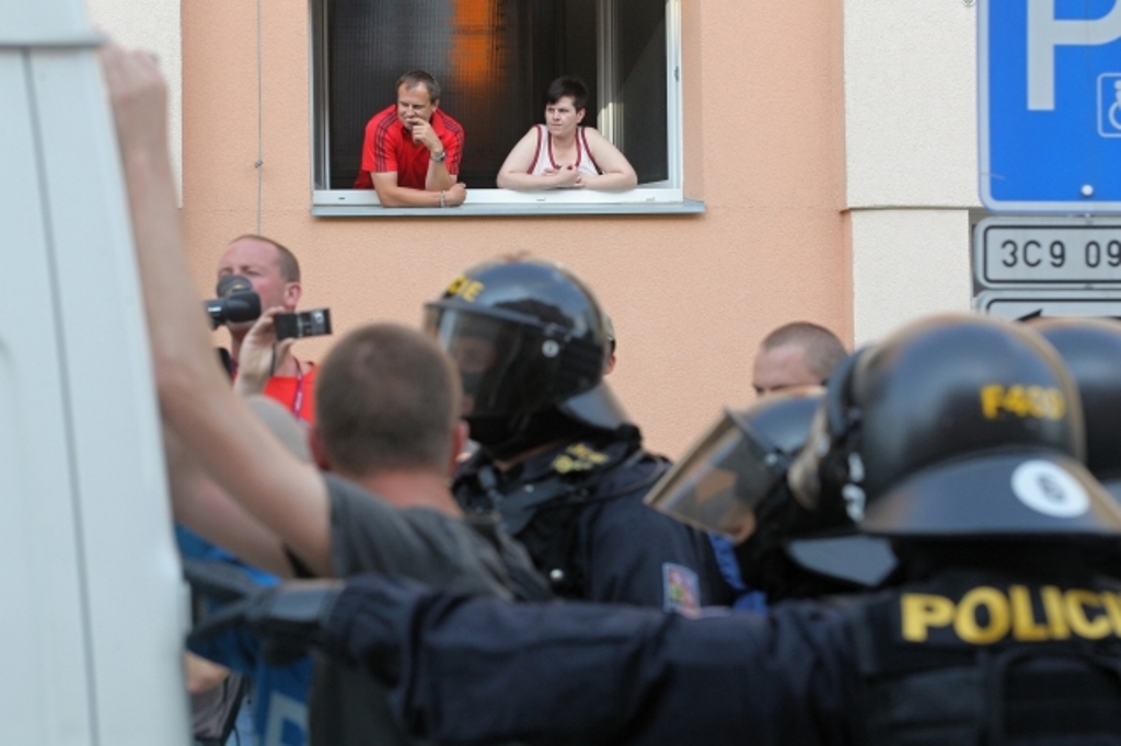 Kvůli nepokoji na sídlišti Máj policie zatím obvinila 47 lidí
