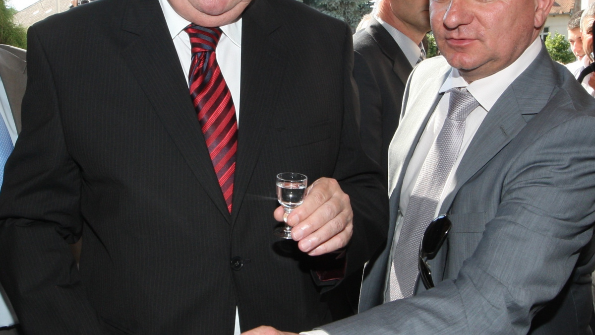 Vyšetřujte Bakalu a Sobotku kvůli OKD, vybídl orgány Zemanův kancléř Mynář