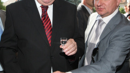 Vyšetřujte Bakalu a Sobotku kvůli OKD, vybídl orgány Zemanův kancléř Mynář