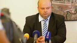 Komentář: Tři policejní prezidenti (pohádka). Hrůzy právního pozitivismu (horror).