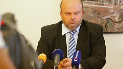 Bývalí ministři míří na původní působiště nebo do soukromé sféry