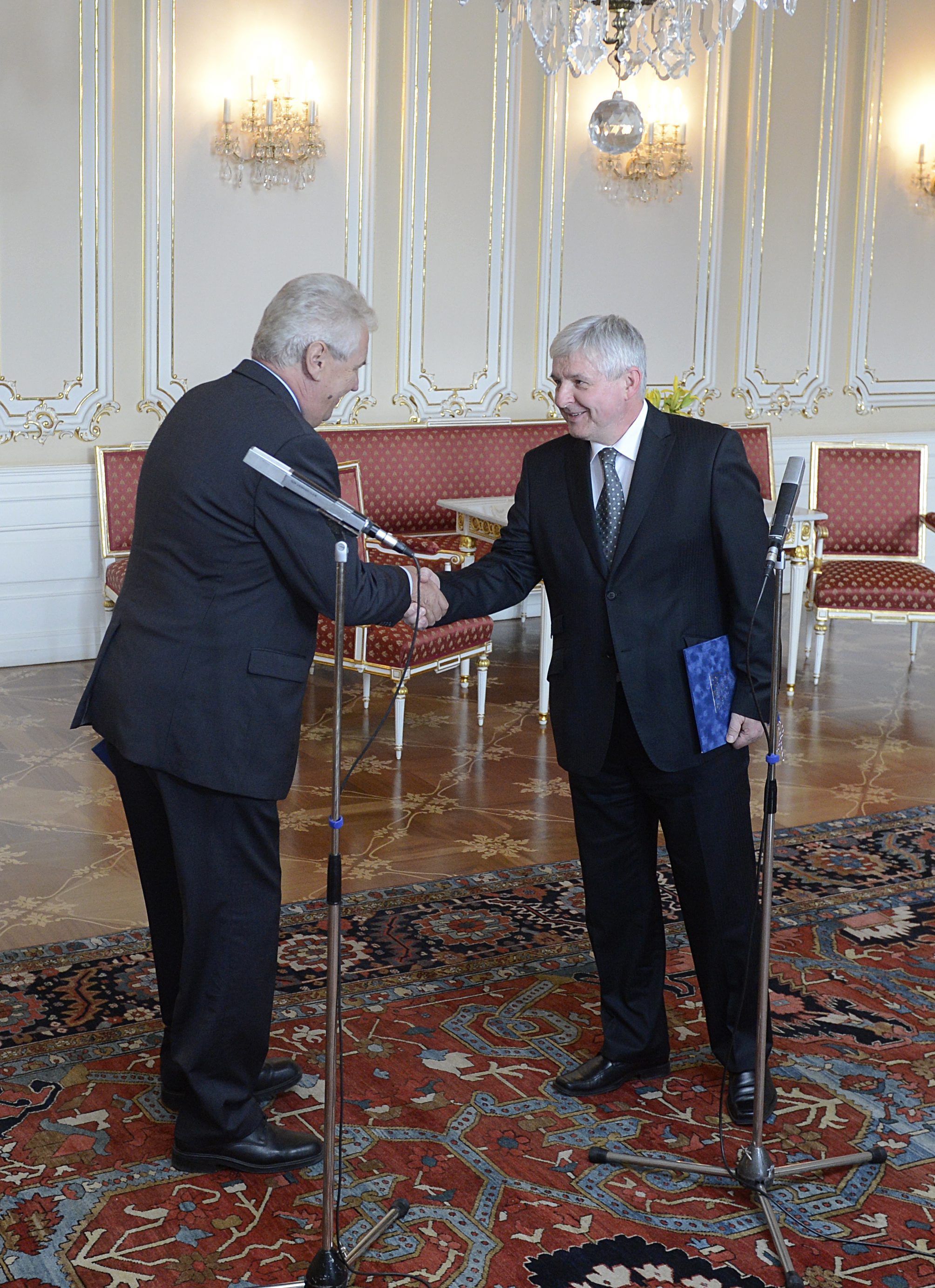 Prezident jmenoval členem bankovní rady ČNB expremiéra Rusnoka