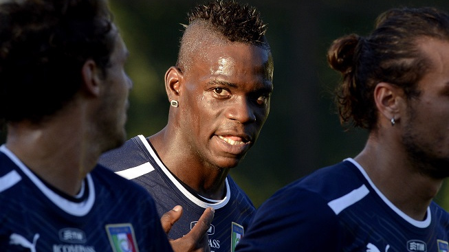 Liverpool koupil místo Suáreze kontroverzního Balotelliho