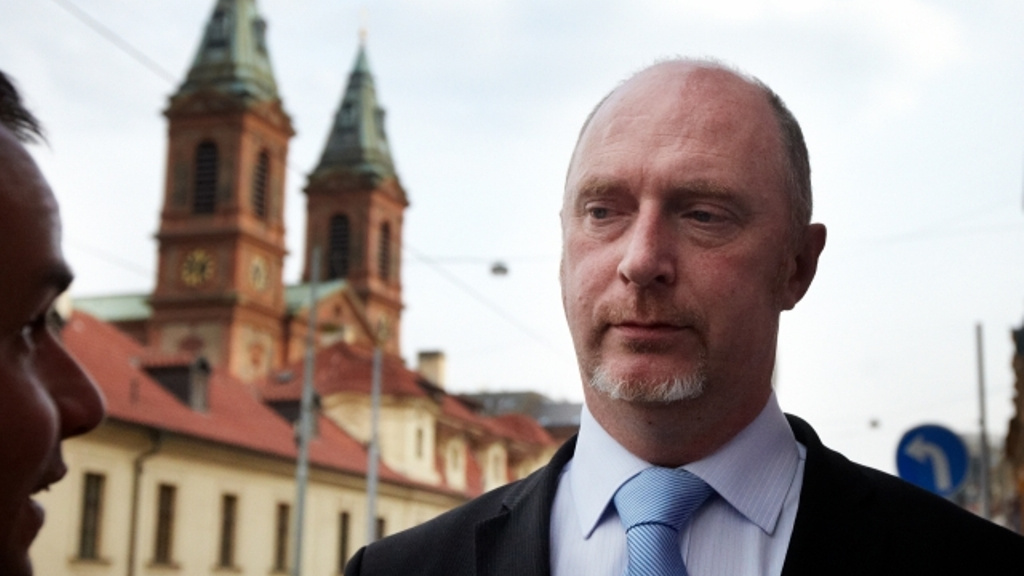 Z poslance „sekretářkou“. Skokan bude obsluhovat techniku