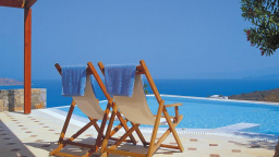 Léto pomalu končí. Nezapomněli jste na dovolenou?