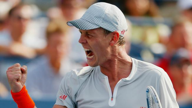 Berdych dal Benneteauovi kanára a hladce postoupil do osmifinále US Open