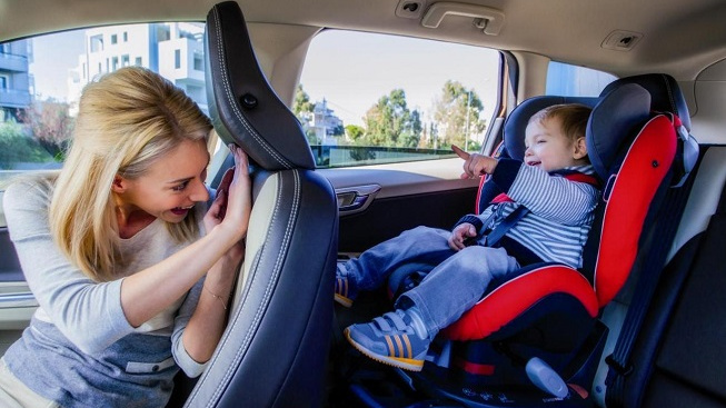 Pár rad a tipů na bezproblémovou dálkovou rodinnou jízdu autem
