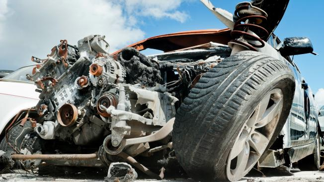 Při střetu dodávky a osobního auta na Jičínsku zemřel člověk. Osm lidí je zraněných