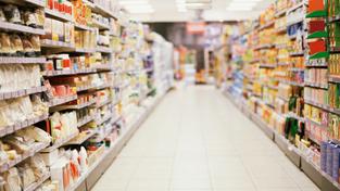 Francouzské supermarkety budou muset informovat o menším obsahu balení
