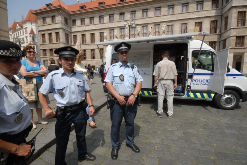 Další problematická zakázka odhlasována. Nákup aut pro strážníky za 88 milionů