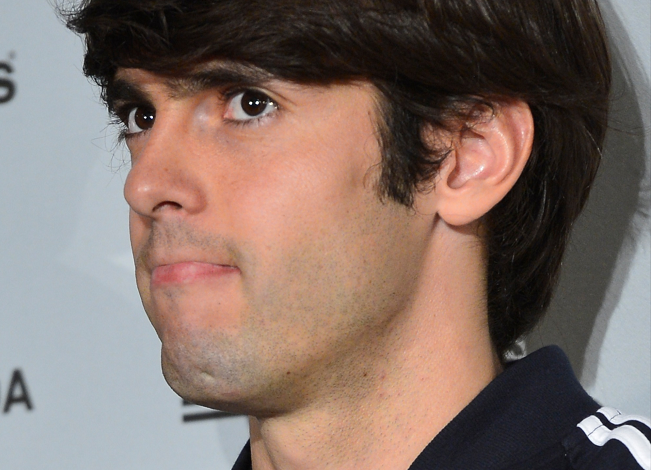 Kaká se hned v prvním utkání za AC Milán zranil. Vzdal se platu