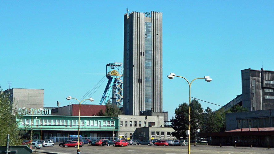 Zeman diktuje Bakalovi: Důl Paskov by měl být financován prostřednictvím bytů OKD