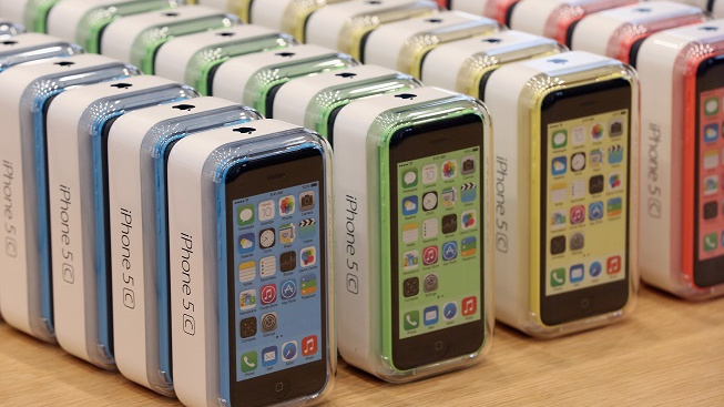 Laptopy, iPhony, Netflix. Pomocníci nebo zabijáci? Sedm způsobů, jak hloupneme