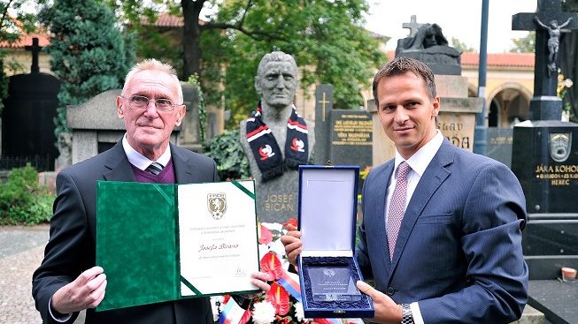 Bican, legenda fotbalu, vstoupil in memoriam do Síně slávy
