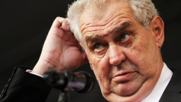 Zeman uklidňuje: Na spor s jmenováním profesorů zapomeňte, nestojí to za řeč