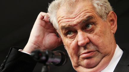 Zeman uklidňuje: Na spor s jmenováním profesorů zapomeňte, nestojí to za řeč
