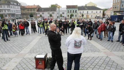 Vláda přijala 7 opatření proti občanským nepokojům