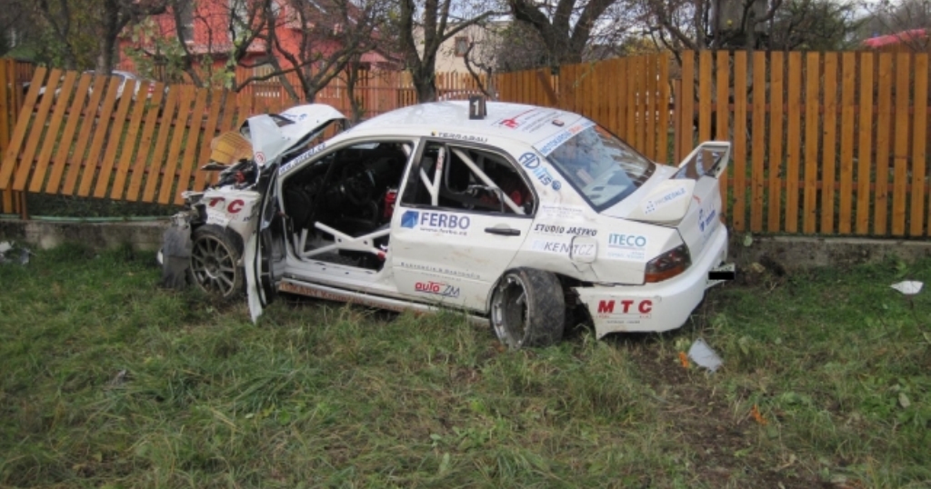 Při Rallye Příbram tragicky zemřel spolujezdec. Organizátoři soutěž ukončili