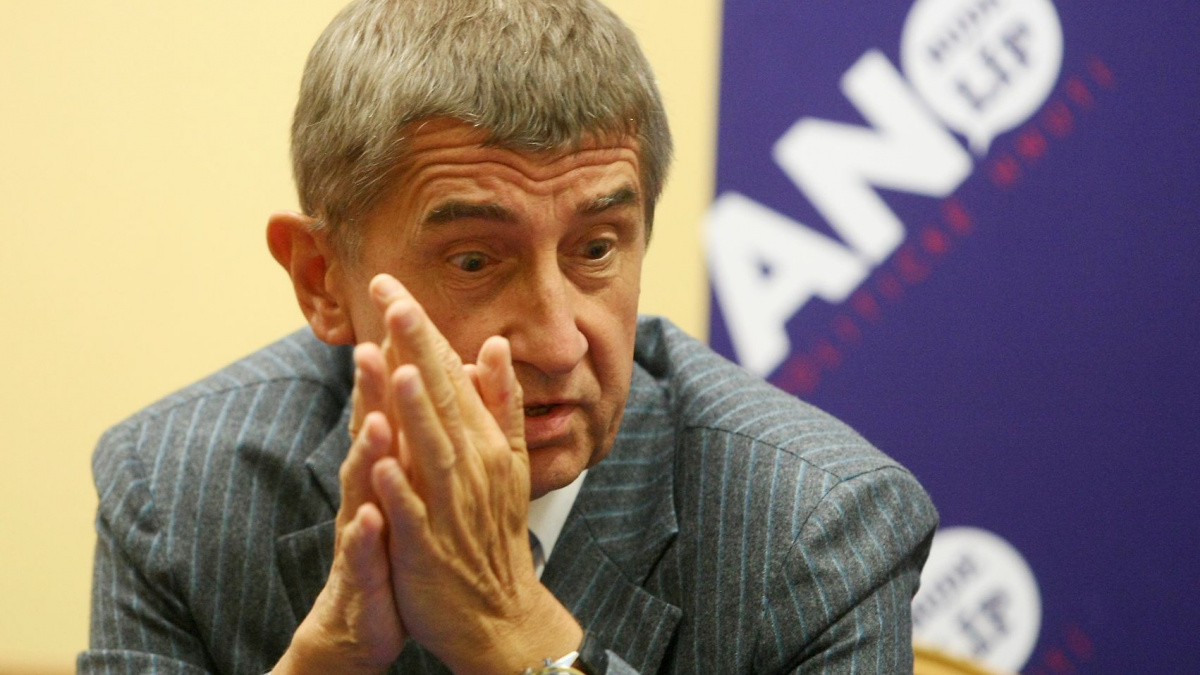 Do některých schránek přišel leták, který Babiše spojuje s StB