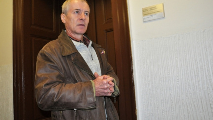 Aktivista z Holešovské výzvy Popelka stanul před soudem kvůli útoku na policistu