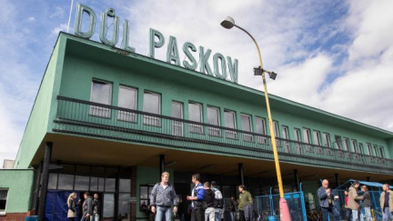 Aktualizováno: Vláda naleje do dolu Paskov stovky milionů