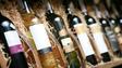 Italská restaurace nabízí láhev vína, pokud se zákazník vzdá telefonu