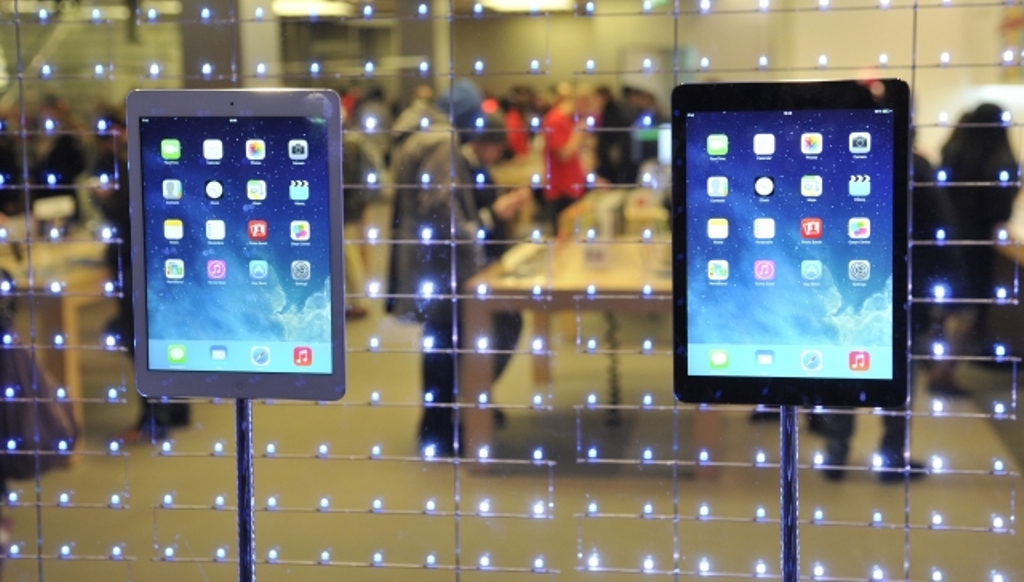 Obchodníci tvrdí: Vánočními hity jsou tablety pro děti a mobily