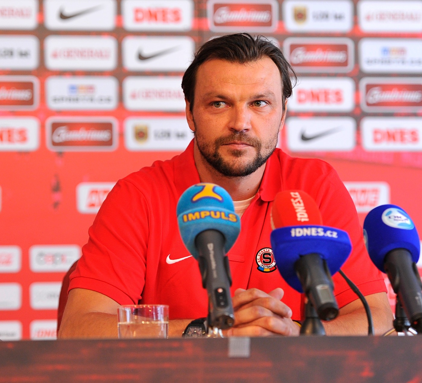 Ujfalušiho zradilo koleno. Obránce pražské Sparty dal fotbalu sbohem