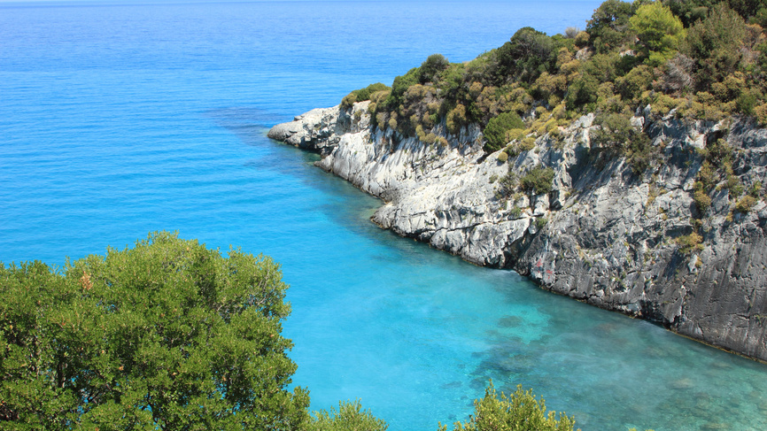 Hledáte dovolenou na last minute? Zkuste ostrov plný protikladů – Zakynthos!