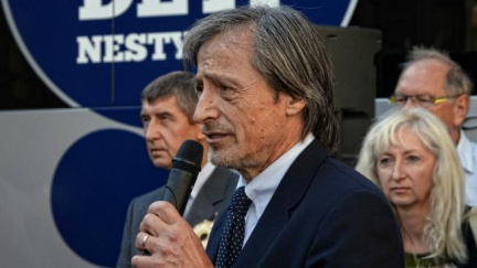 Stropnický chce prodloužit nájem gripenů