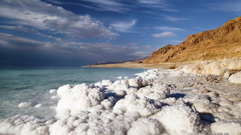Moře vyplavilo na španělskou pláž dvě tuny hašiše