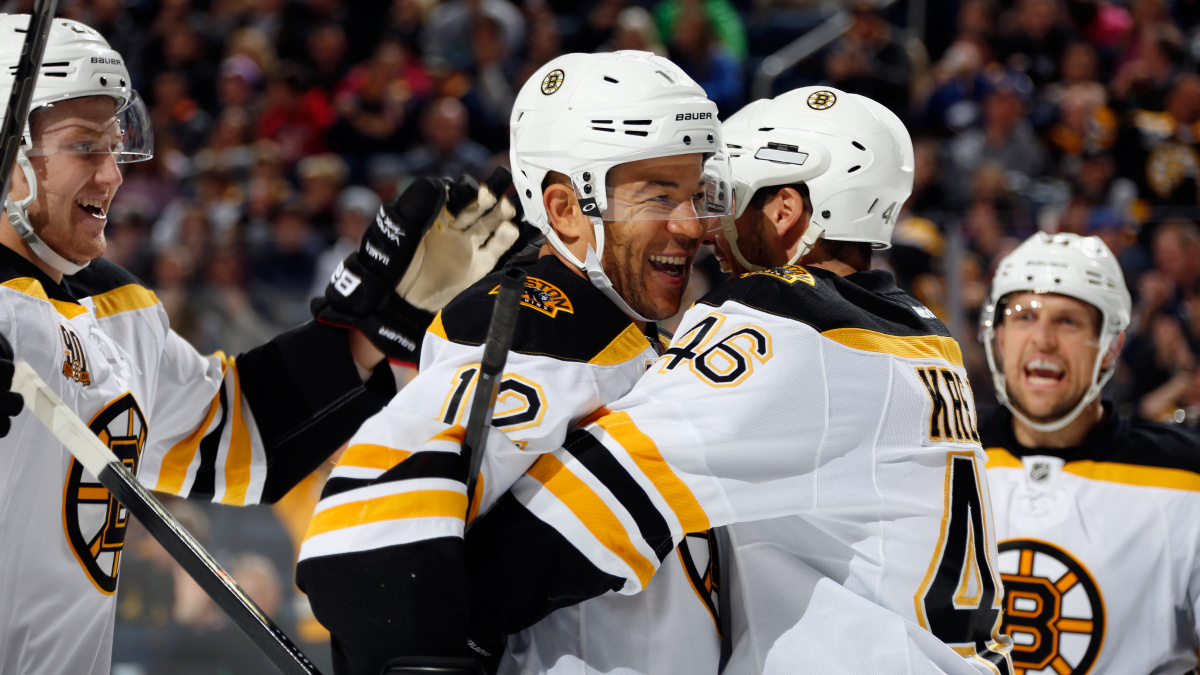 Krejčí se trefil v závěru. Odstartoval obrat Bostonu v Calgary