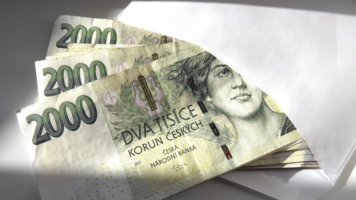 Policista z Teplic čelí obvinění z přijetí úplatku. Ten tvrdí, že jde o spiknutí