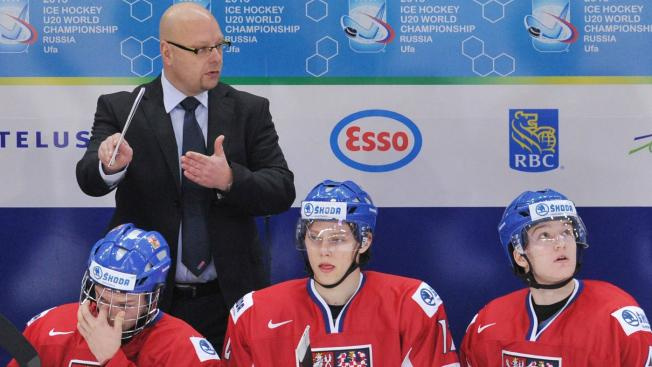 České mladíky čekají na úvod hokejového mistrovství Američané