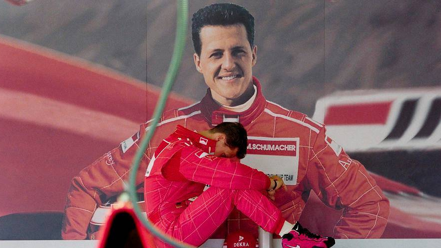 Šest týdnů v umělém spánku. Lékaři nadále probouzejí Schumachera z kómatu