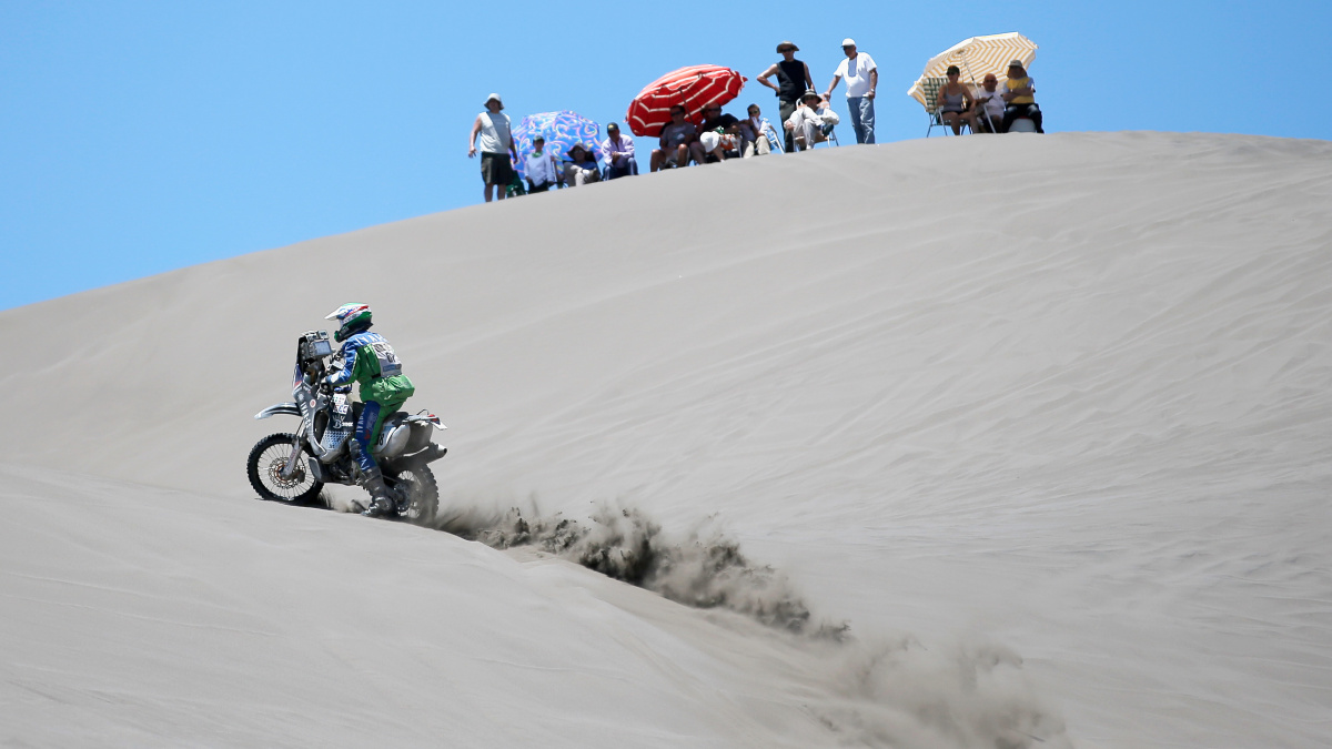 Motocyklista Veselý jako první Čech na Rallye Dakar skončil, kamiony zůstávají ve hře