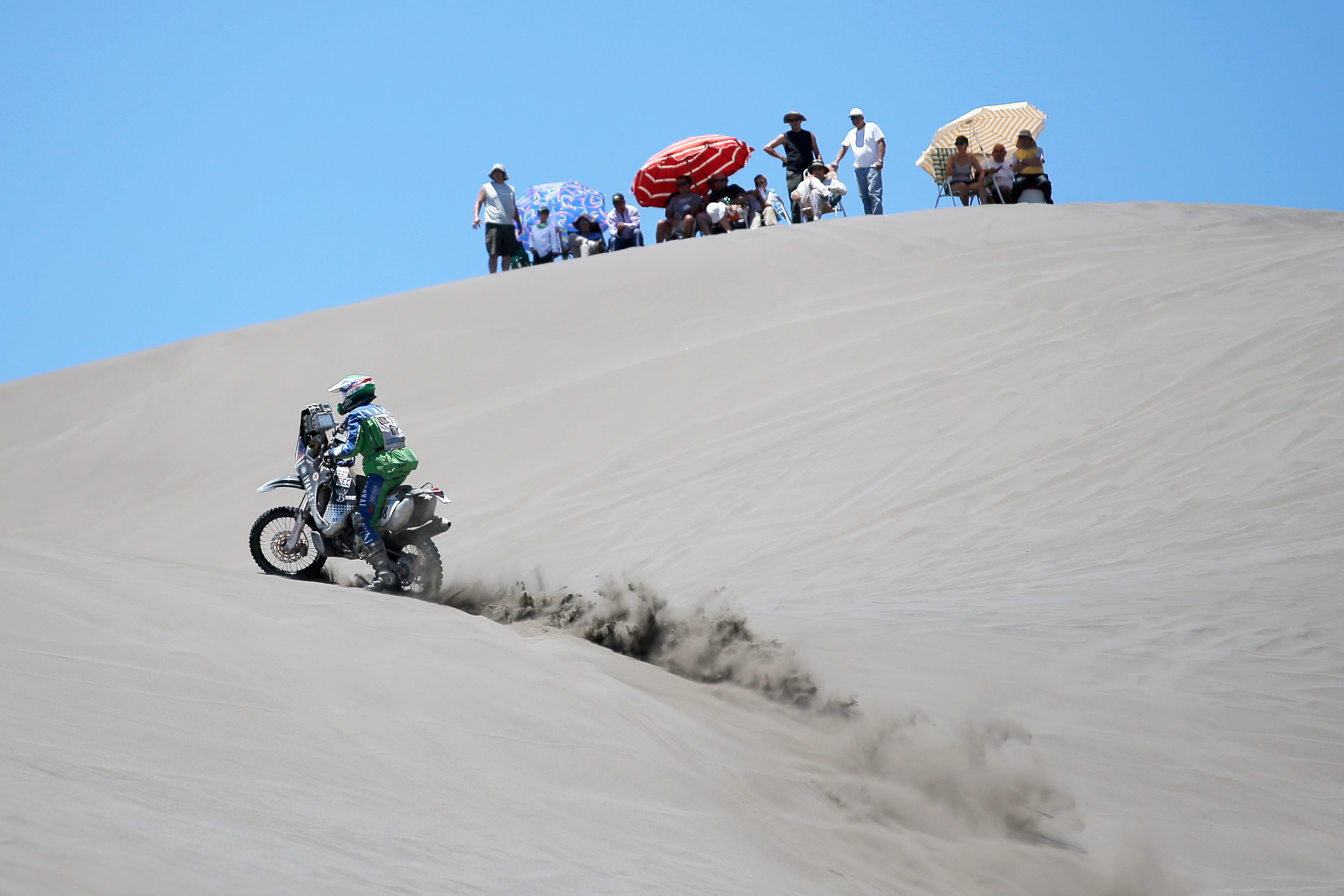 Motocyklista Veselý jako první Čech na Rallye Dakar skončil, kamiony zůstávají ve hře