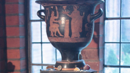 Zloději se vloupali do krematoria. Čí popel si vyhlédli?