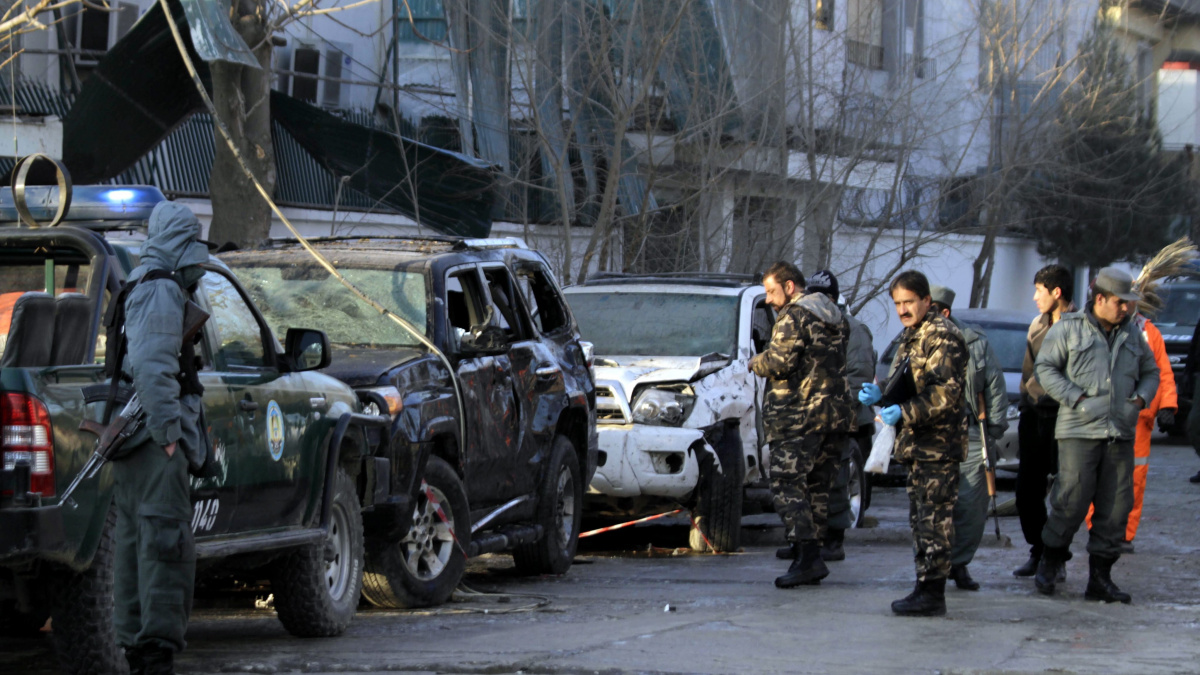 Švédský novinář dostal v centru Kábulu kulku do hlavy