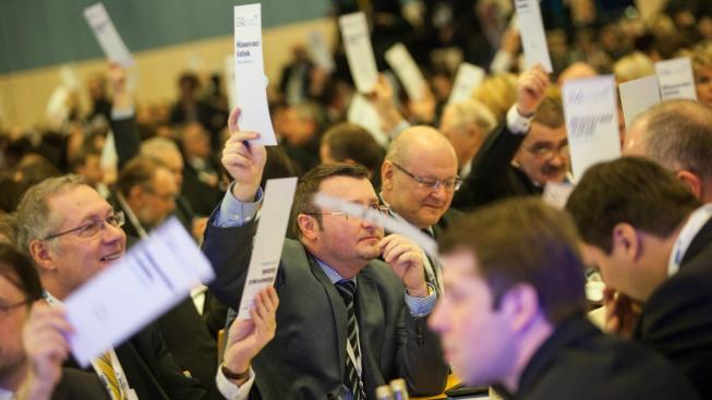Kongres ODS nepřinesl straně jistotu záchrany, tvrdí komentátoři