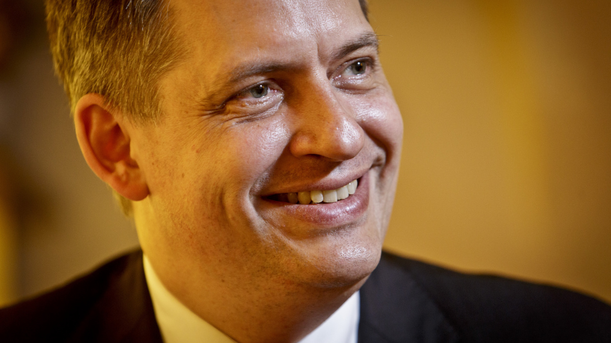 V ČSSD se rozhořel boj o přežití Jiřího Dienstbiera, část strany ho nechce