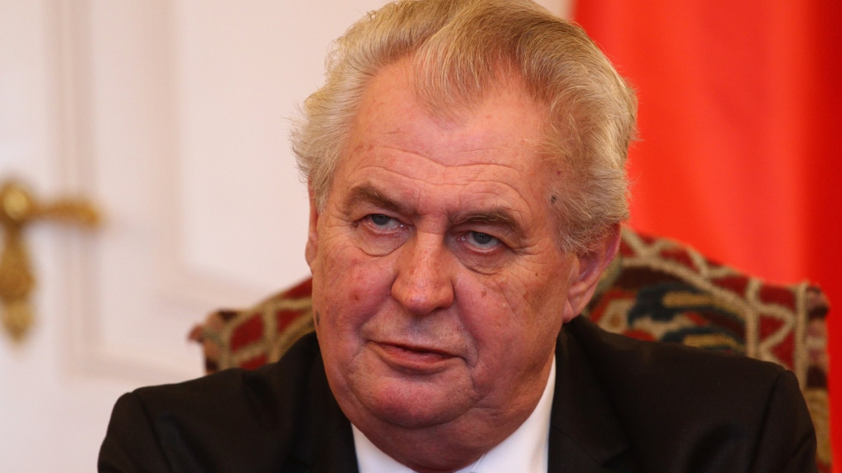 Zeman pořádá sbírkovou akci. Chce snížit státní dluh