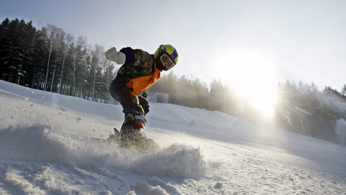 Začátek prázdnin přilákal do hor lyžaře