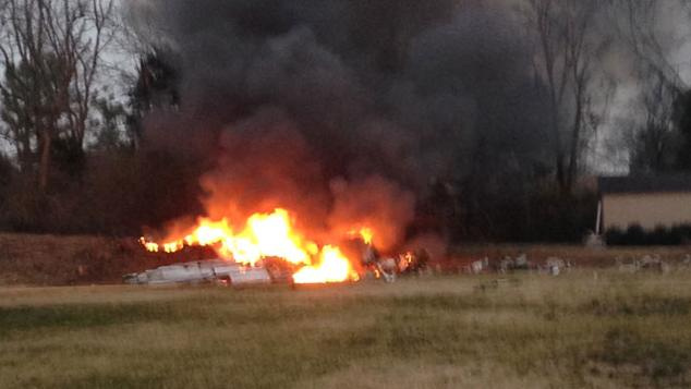 Pád letadla zabil čtyři lidi, pilot zabránil větší katastrofě